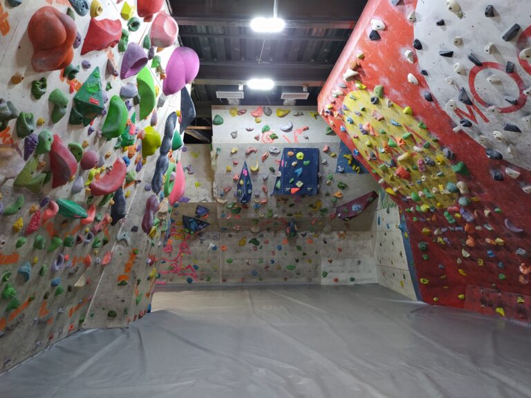 bouldering scaled