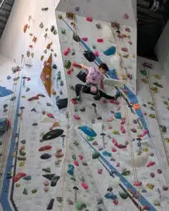 nashi alpinisty pokoryayut kornizy