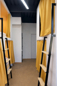 Капсулы вид со стороны окна